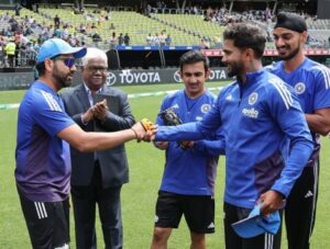 Australia’s Fast Bowlers Crush India for 136 in Rain-Hit Perth ODI